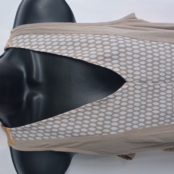 Porridge Sleeveless Stretchy Top Size Med - Picture 3 of 7